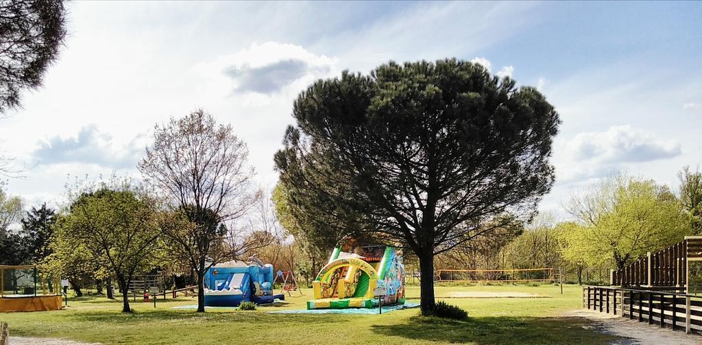 Camping Le Fief D'앙뒤즈 외부 사진